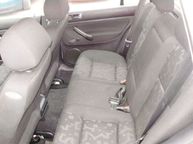 Volkswagen Golf - 6