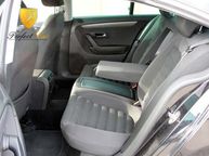 Volkswagen Passat - 11