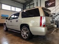 Cadillac Escalade - 4