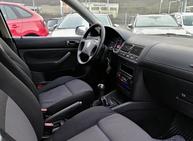 Volkswagen Golf - 8