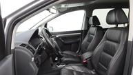 Volkswagen Touran - 12
