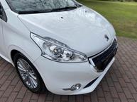 Peugeot 208 - 12