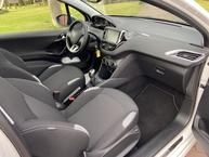 Peugeot 208 - 21