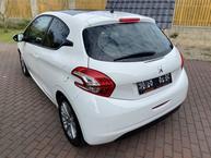 Peugeot 208 - 5