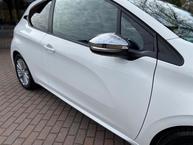 Peugeot 208 - 15